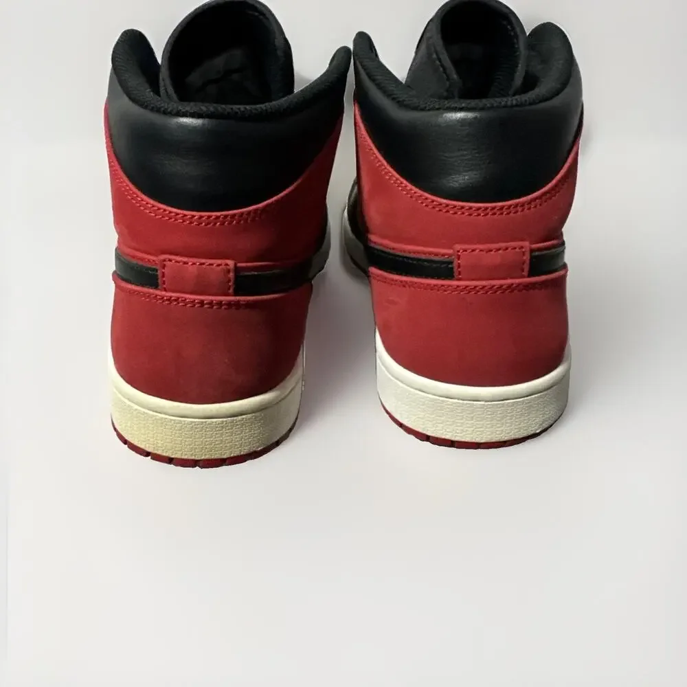 Air Jordan 1 Mid 